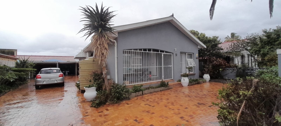 4 Bedroom Property for Sale in Gordon Strand Estate Western Cape
